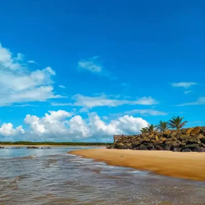 Praia do Farol (da Bugia) Um Refúgio Tranquilo em Conceição da Barra