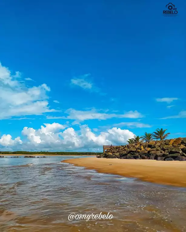 Praia do Farol (da Bugia) Um Refúgio Tranquilo em Conceição da Barra