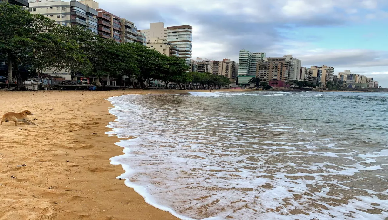 Praia das Castanheiras em Guarapari