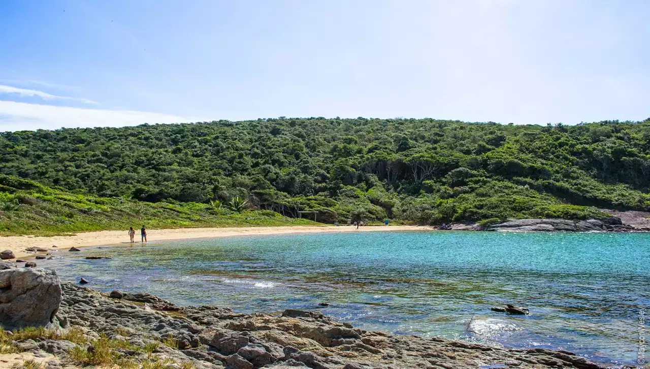 Praia do Ermitão Paraíso Preservado em Guarapari