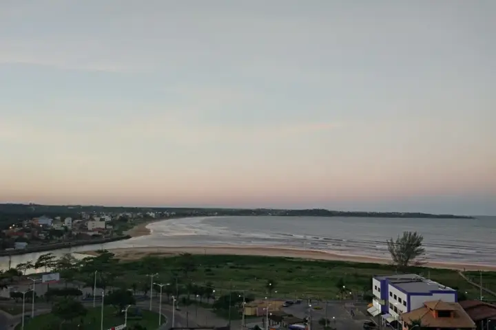 Praia Grande de Fundão: como chegar e o que fazer