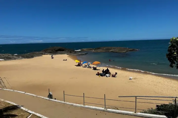 Praia dos Namorados em Guarapari: guia para visitar