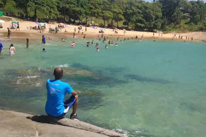 Praia dos Padres em Guarapari: acesso e o que fazer
